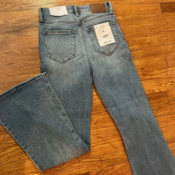 NWT Buckle Hidden Happi High Rise Flare Jeans - Picture 4 of 16